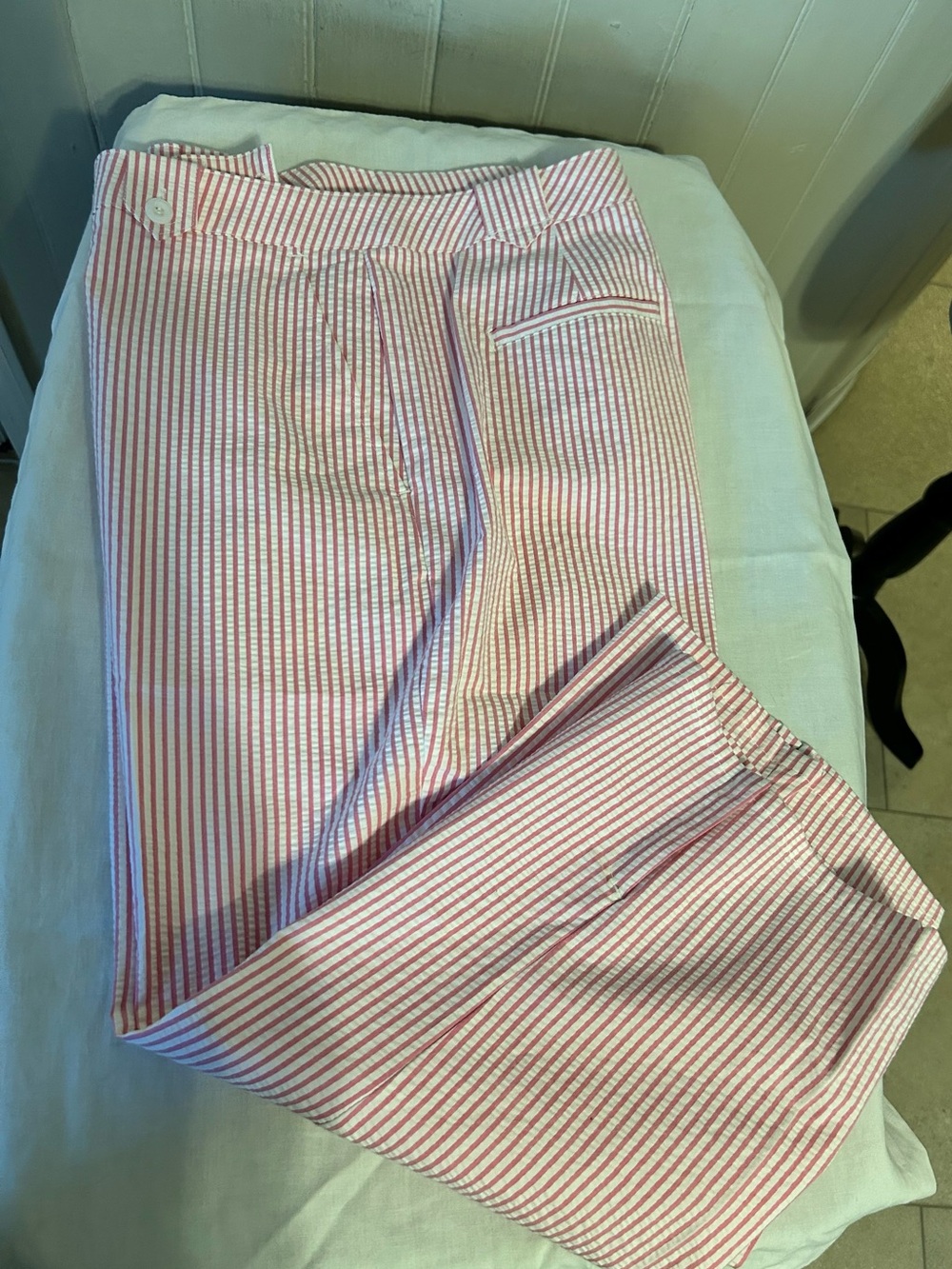 Liz Claiborne Audra Pink Striped Seersucker Capri Pants/12/NWOT